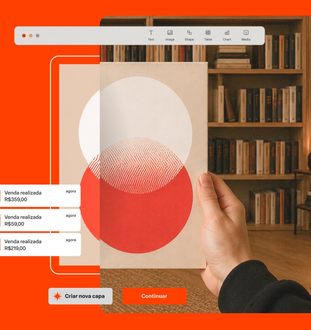 Autor segurando seu livro publicado pela Hotmart